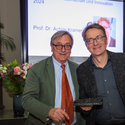 Preisträger Prof. Kramer und Laudator Roenneberg